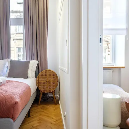 Tyzenhauz Apartments Siemiradzkiego Street Краків Екстер'єр фото