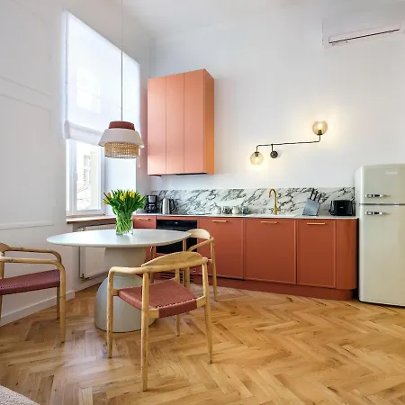 Tyzenhauz Apartments Siemiradzkiego Street Краків Екстер'єр фото