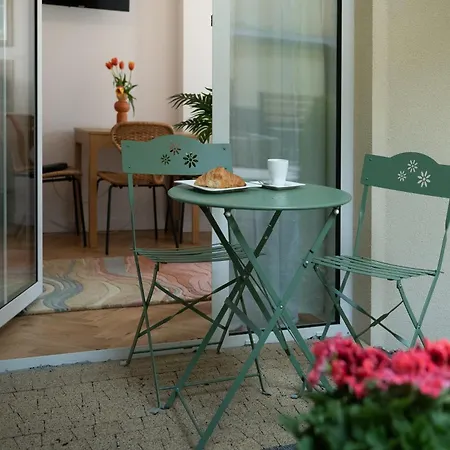 Tyzenhauz Apartments Siemiradzkiego Street Краків Екстер'єр фото