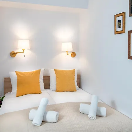 Tyzenhauz Apartments Siemiradzkiego Street Краків Екстер'єр фото