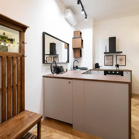 Tyzenhauz Apartments Siemiradzkiego Street Краків Екстер'єр фото