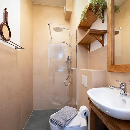 Tyzenhauz Apartments Siemiradzkiego Street Краків Екстер'єр фото
