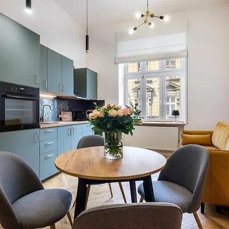 Tyzenhauz Apartments Siemiradzkiego Street Краків Екстер'єр фото