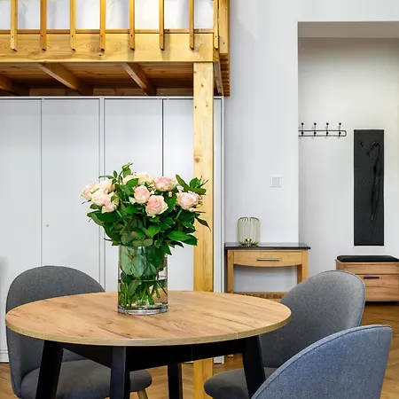 Tyzenhauz Apartments Siemiradzkiego Street Краків Екстер'єр фото
