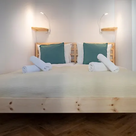 Tyzenhauz Apartments Siemiradzkiego Street Краків Екстер'єр фото