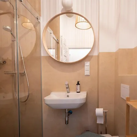 Tyzenhauz Apartments Siemiradzkiego Street Краків Екстер'єр фото