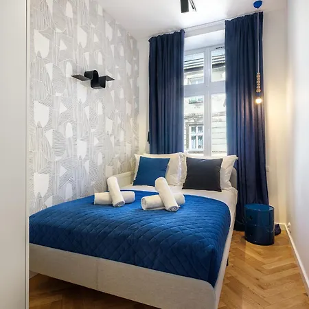 Tyzenhauz Apartments Siemiradzkiego Street Краків Екстер'єр фото
